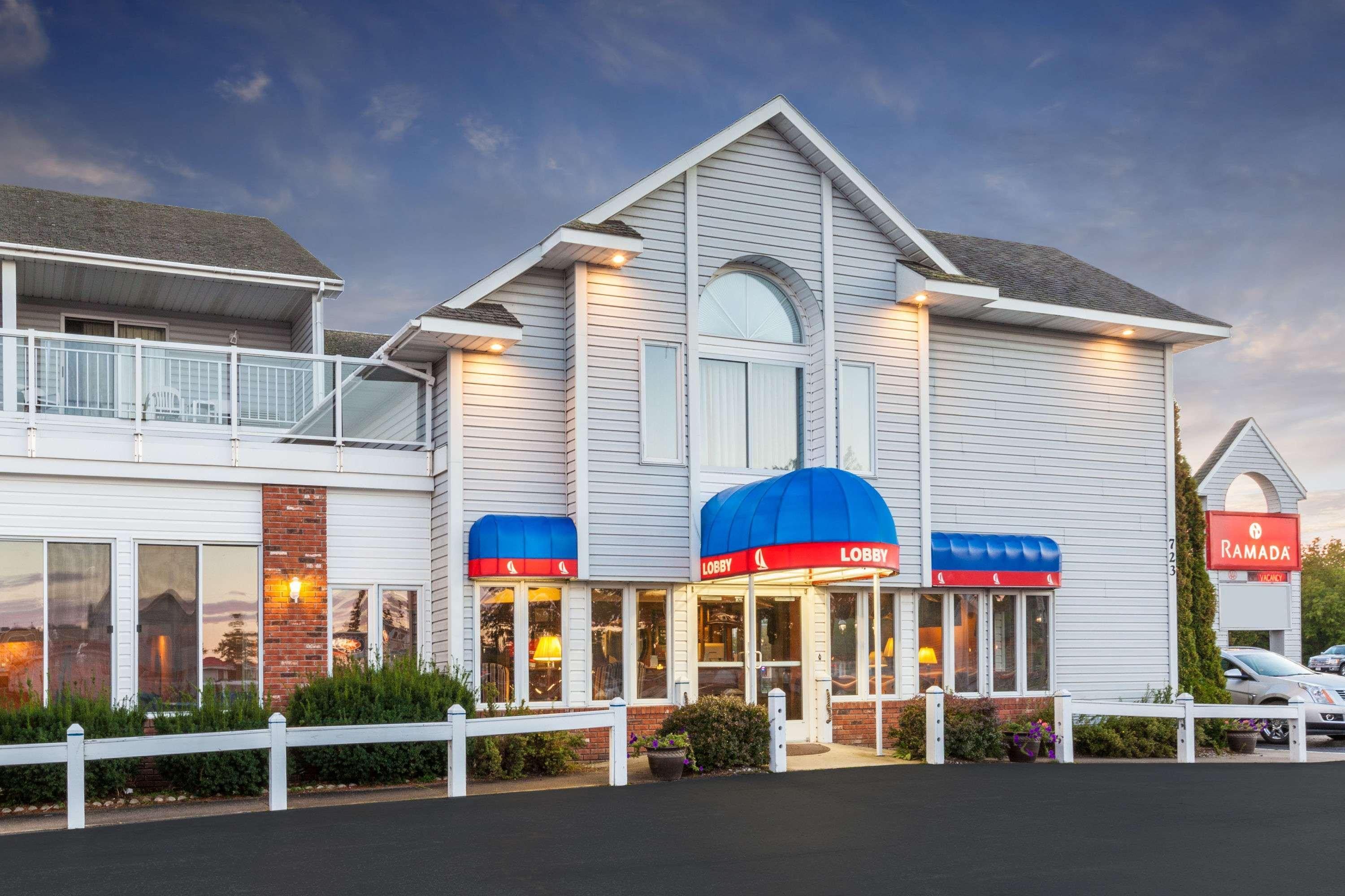 Ramada By Wyndham Mackinaw City Waterfront Exterior photo