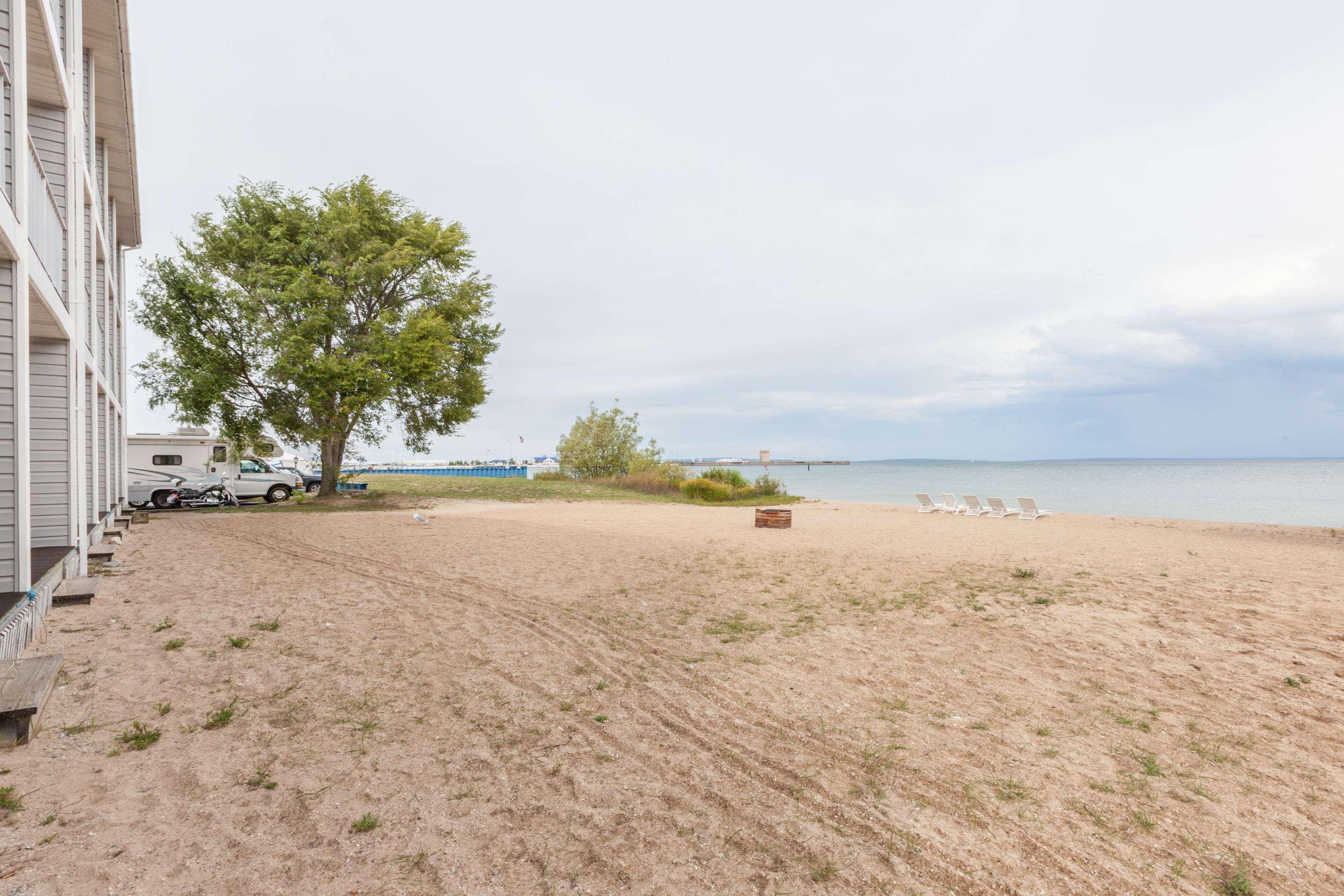 Ramada By Wyndham Mackinaw City Waterfront Exterior photo