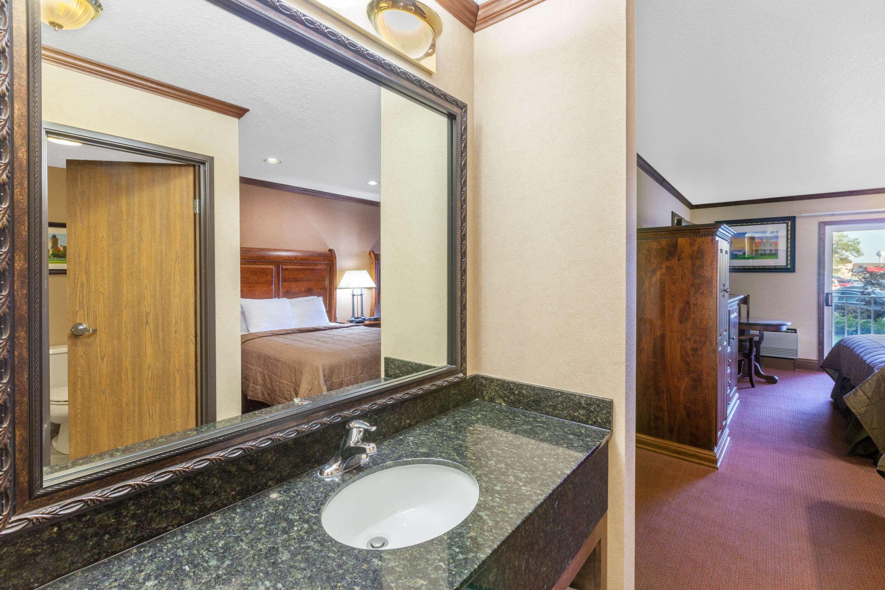 Ramada By Wyndham Mackinaw City Waterfront Exterior photo