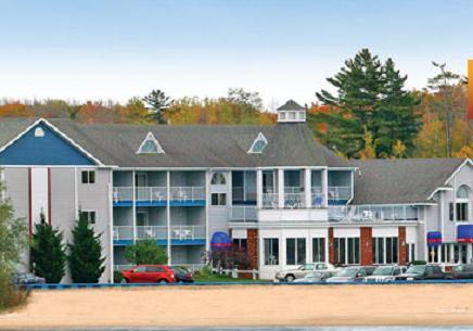 Ramada By Wyndham Mackinaw City Waterfront Exterior photo